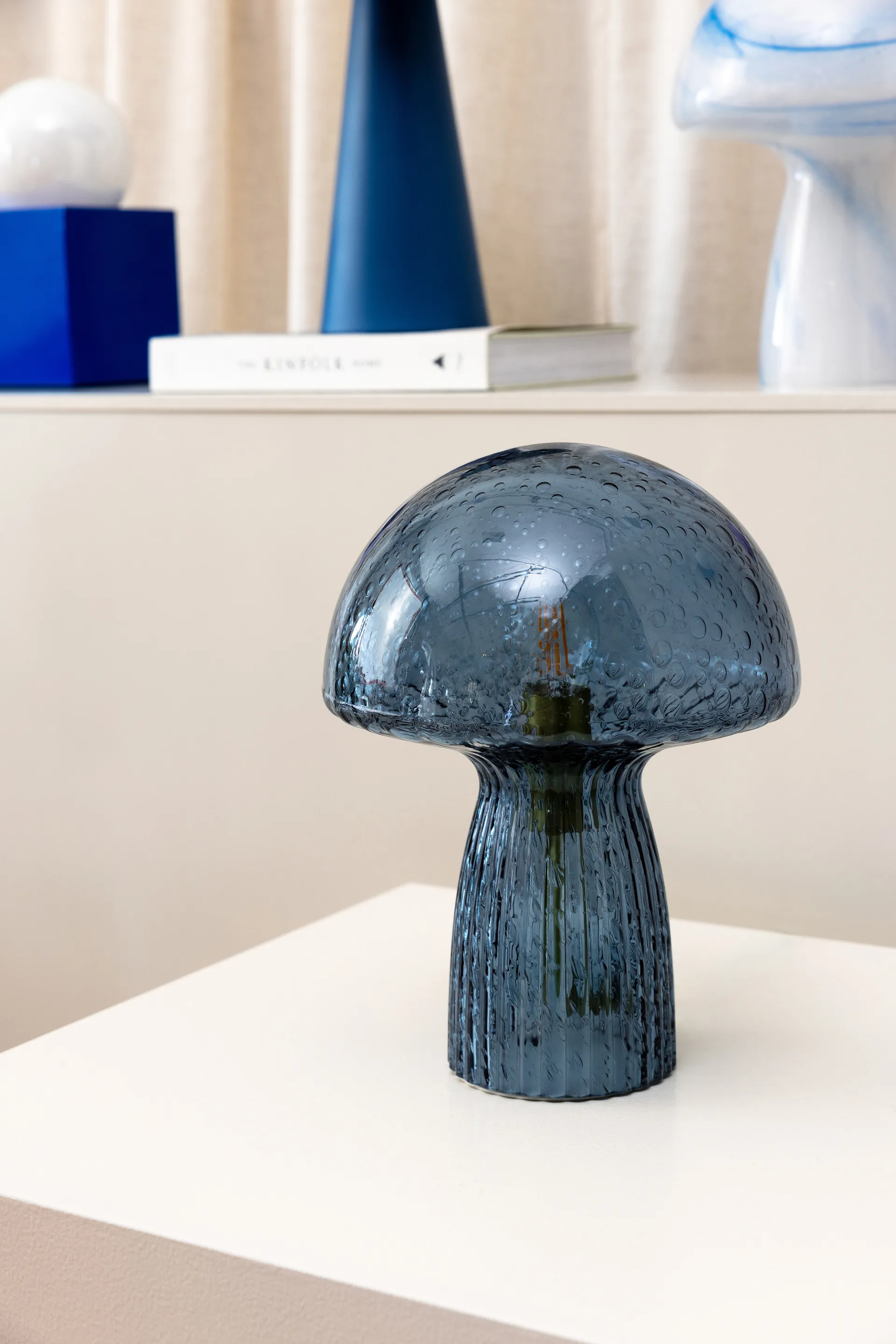 Fungo 22 επιτραπέζιο φωτιστικό Special Edition, Μπλε Globen Lighting