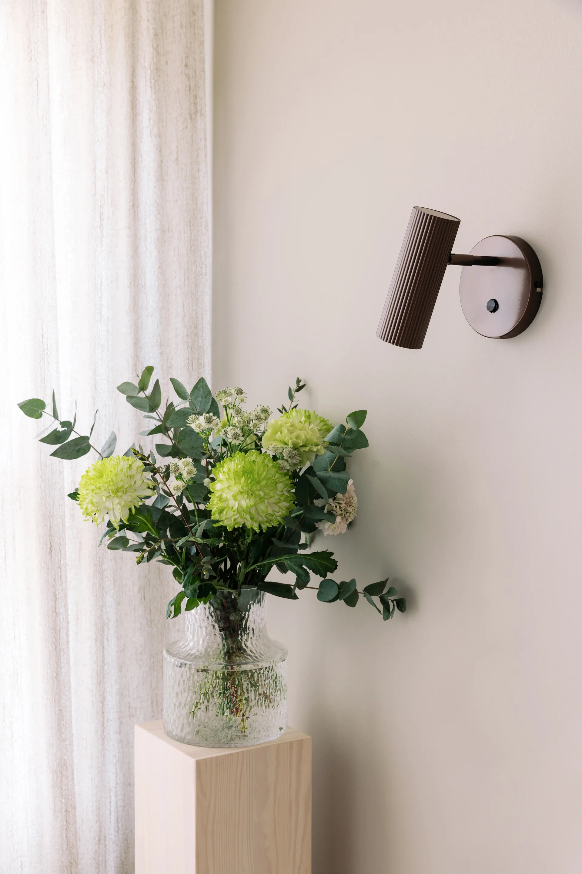 Hubble φωτιστικό τοίχου, Bronze Globen Lighting