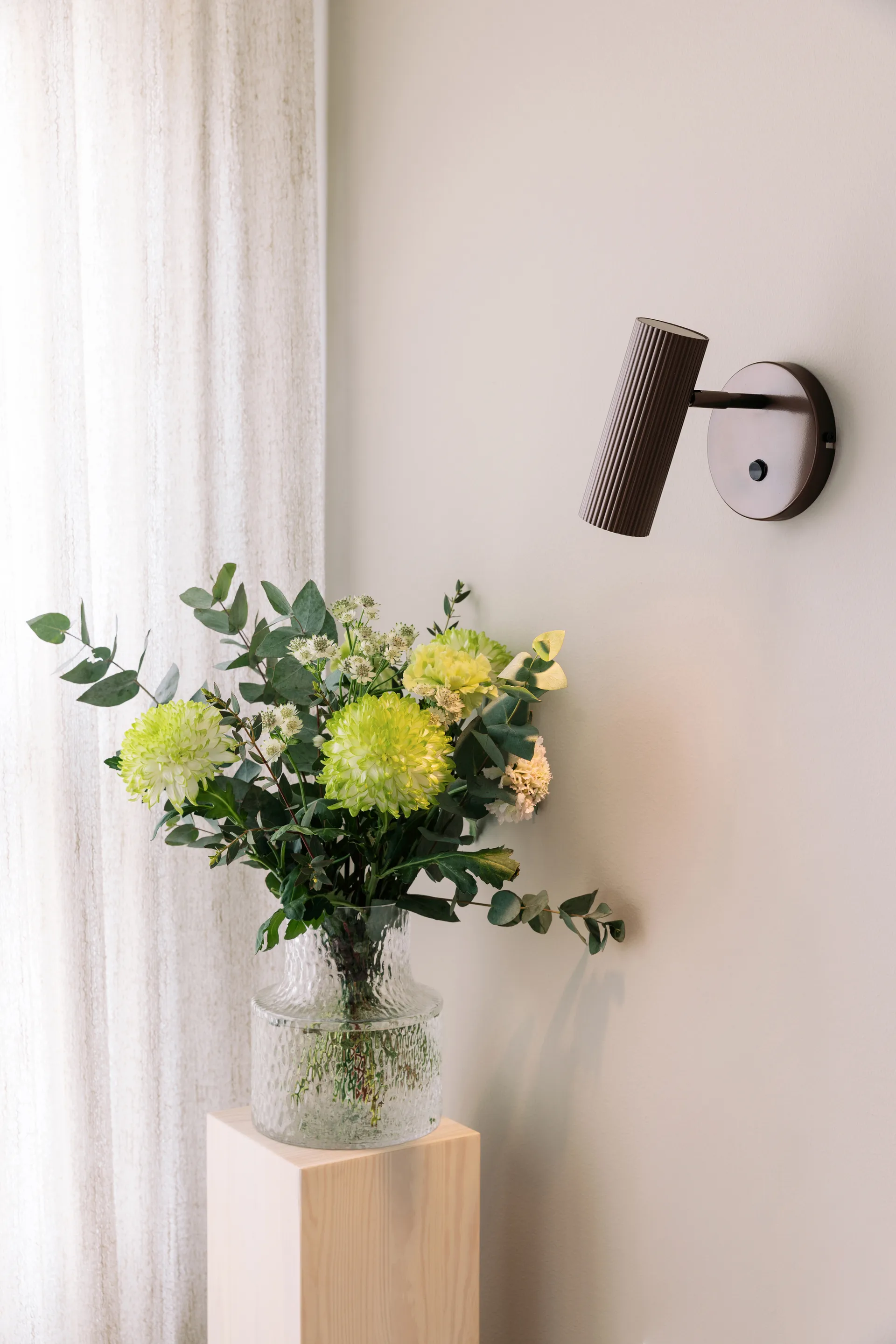 Hubble φωτιστικό τοίχου, Bronze Globen Lighting