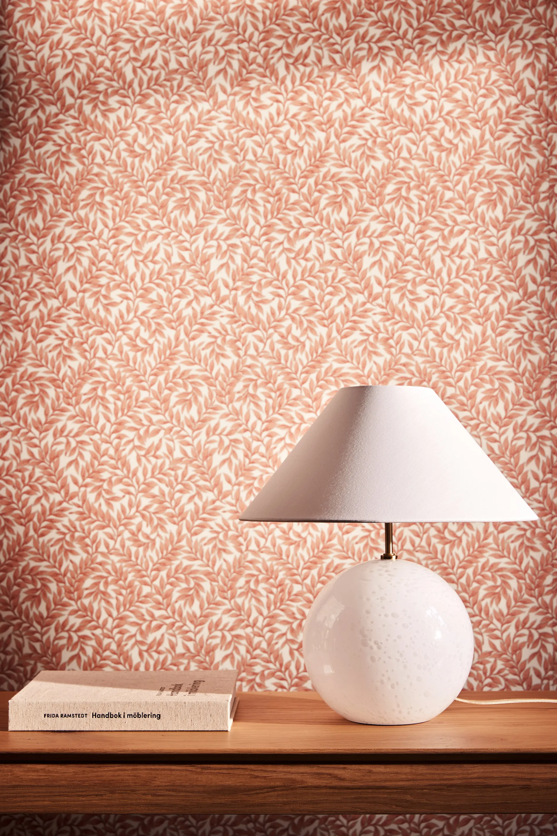 Επιτραπέζιο φωτιστικό Iris 35 39 cm, Λευκό Globen Lighting