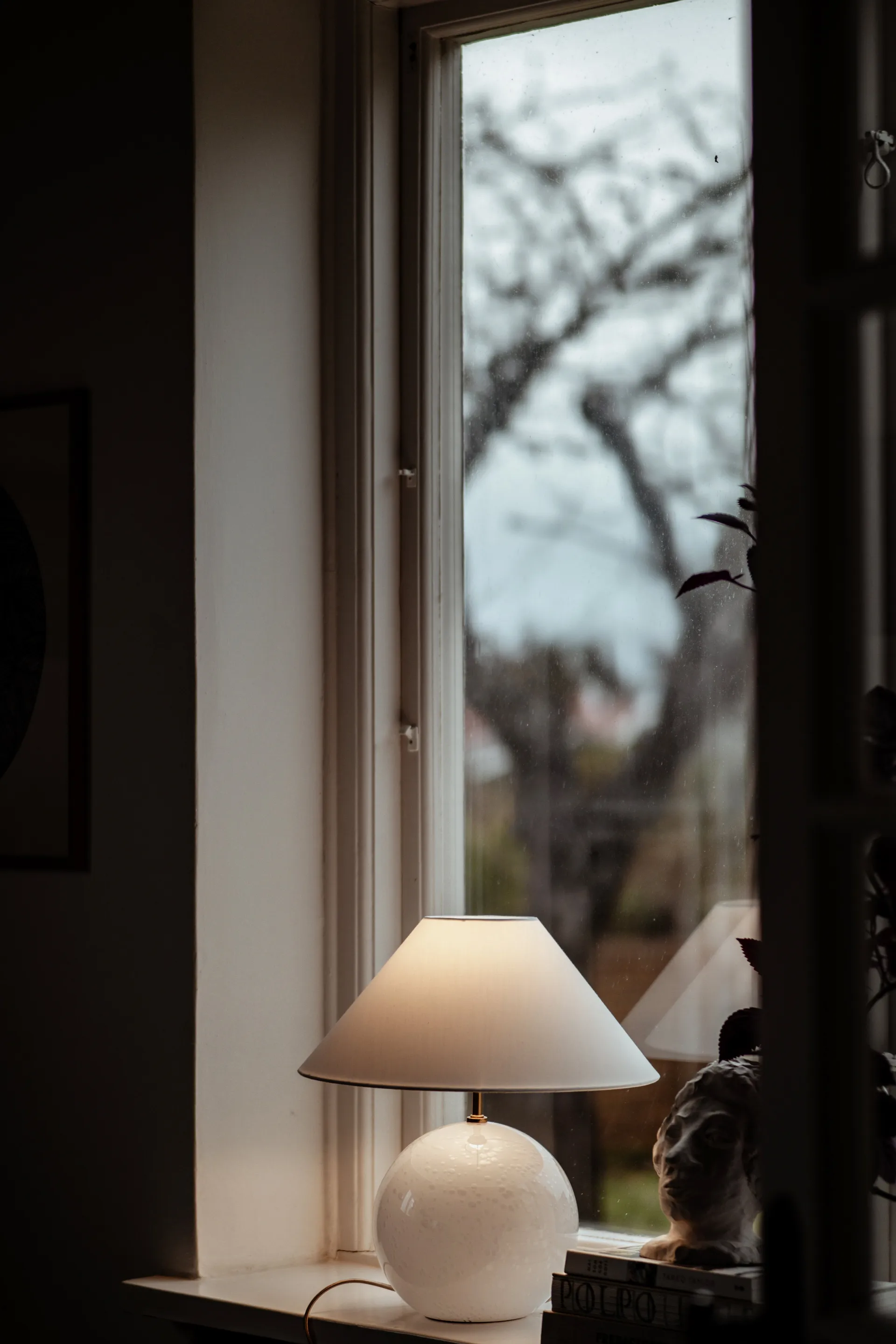 Επιτραπέζιο φωτιστικό Iris 35 39 cm, Λευκό Globen Lighting