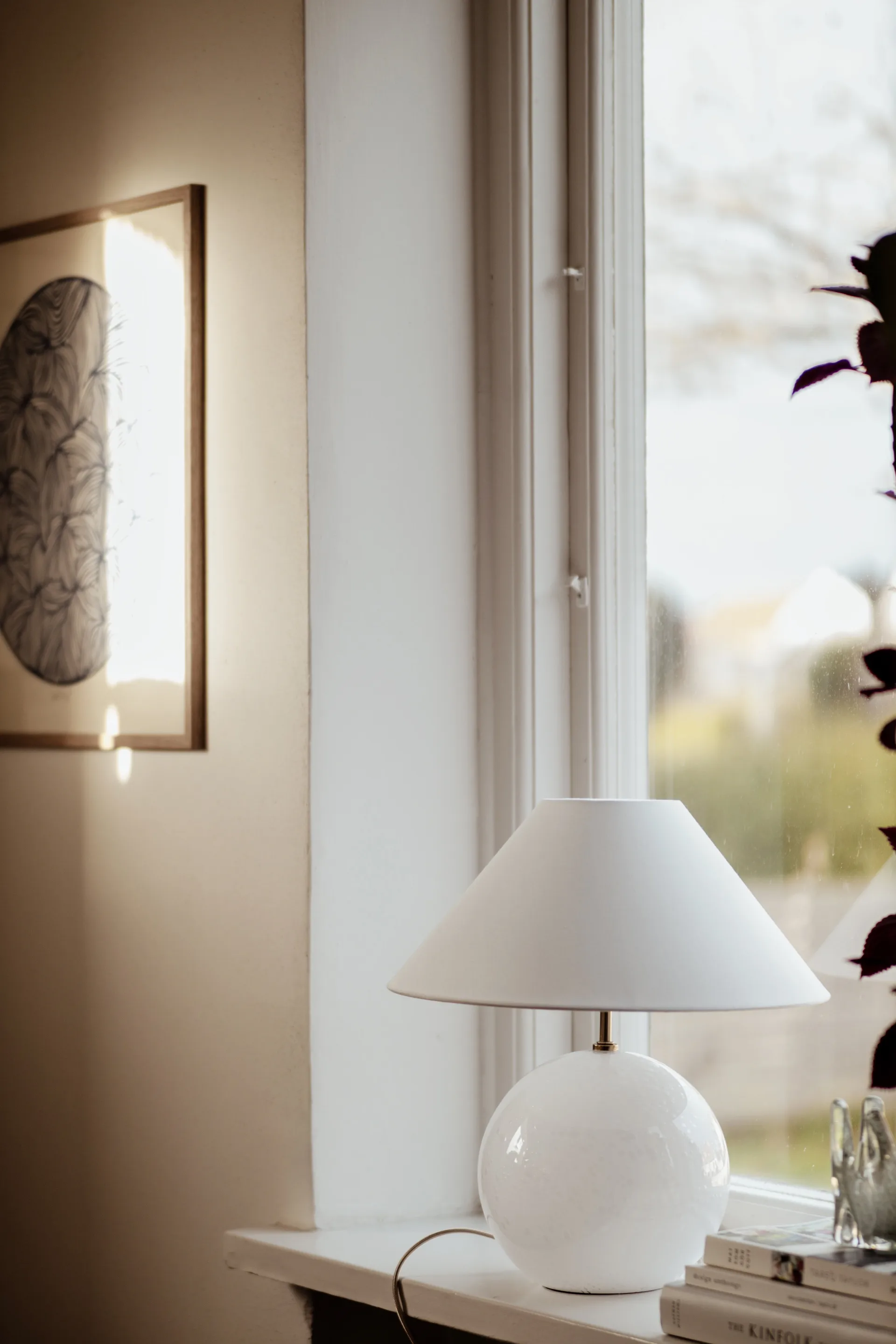 Επιτραπέζιο φωτιστικό Iris 35 39 cm, Λευκό Globen Lighting