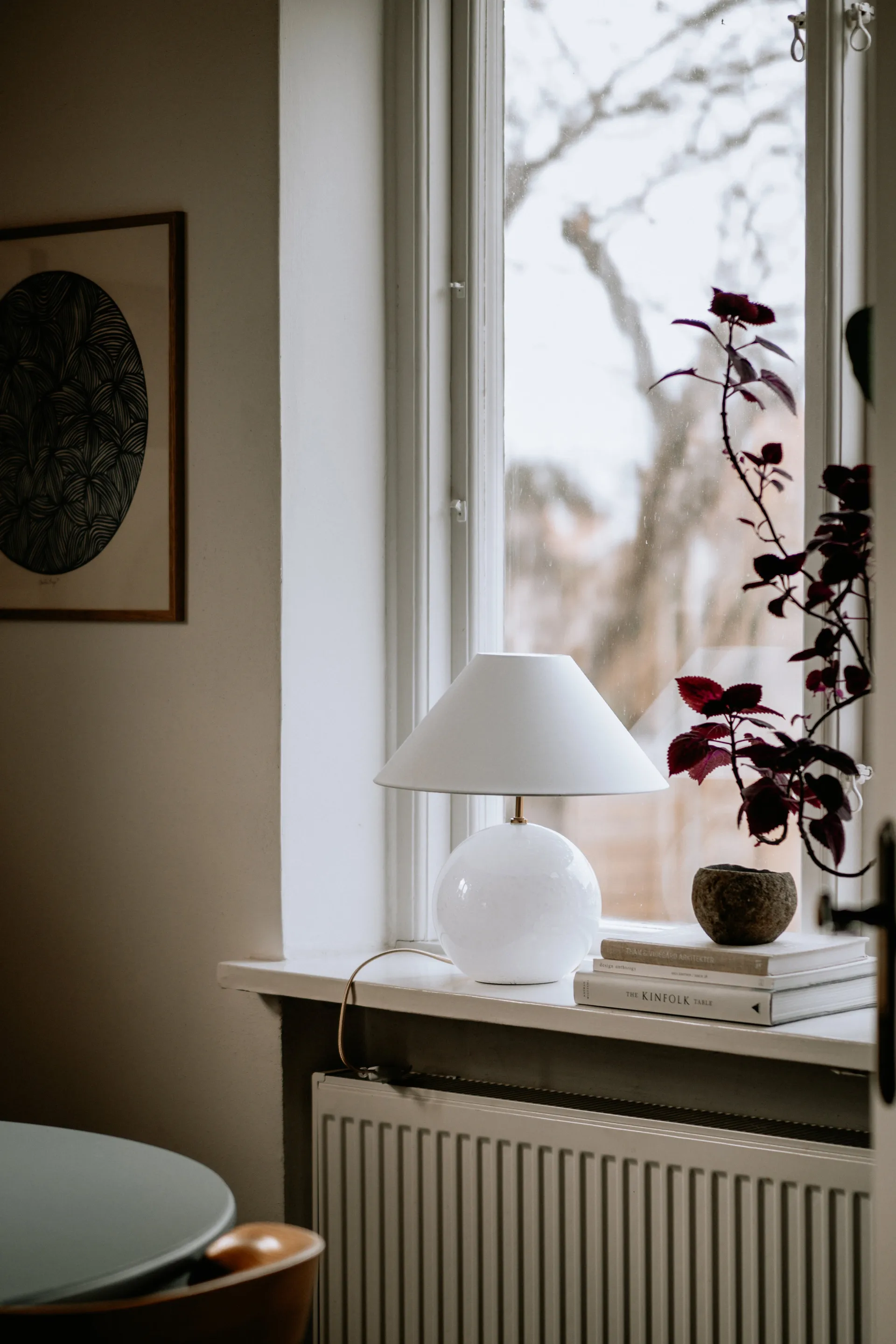 Επιτραπέζιο φωτιστικό Iris 35 39 cm, Λευκό Globen Lighting