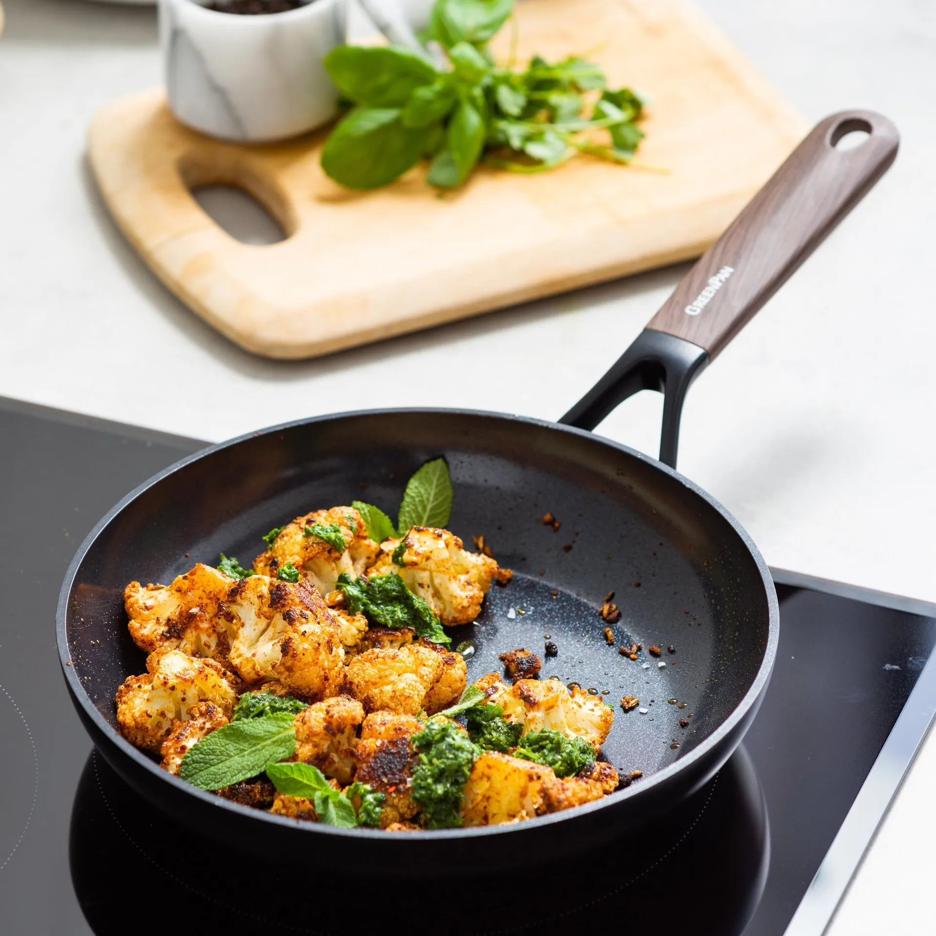 Eco Smartshape τηγάνι 24 cm, Dark wood GreenPan