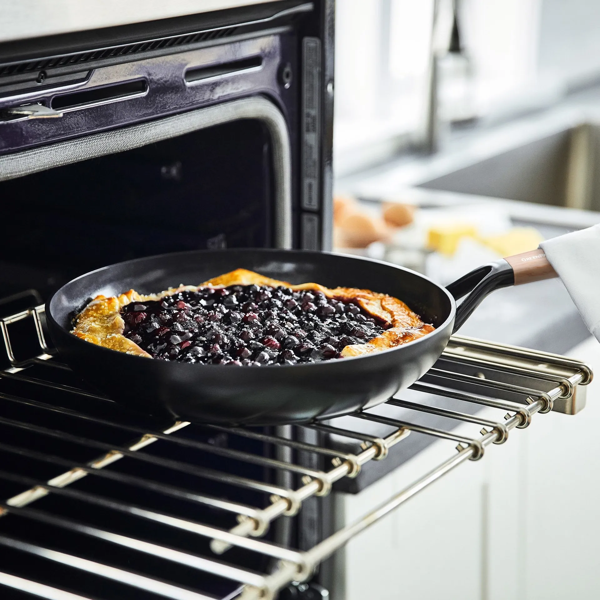 Eco Smartshape τηγάνι 28 cm, Light wood GreenPan