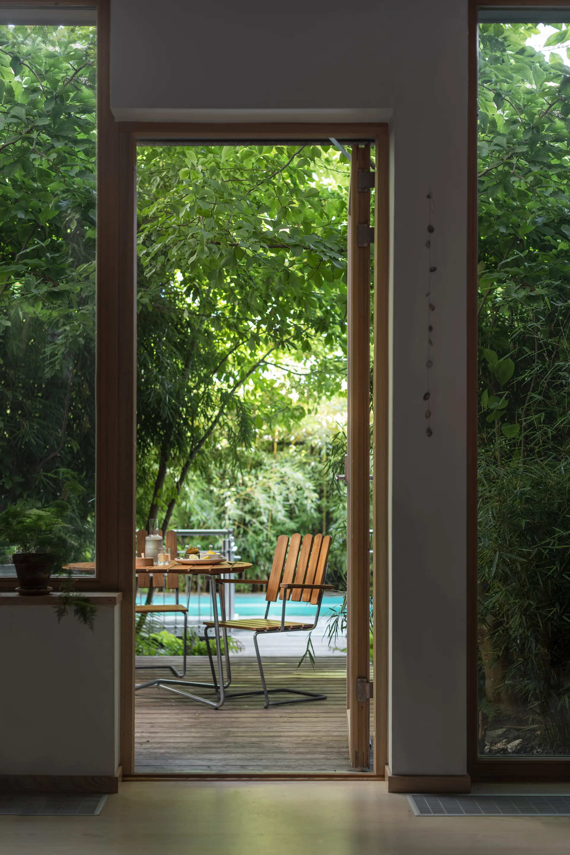 Τραπεζαρία 9A, Teak Ø100 cm Grythyttan Stålmöbler