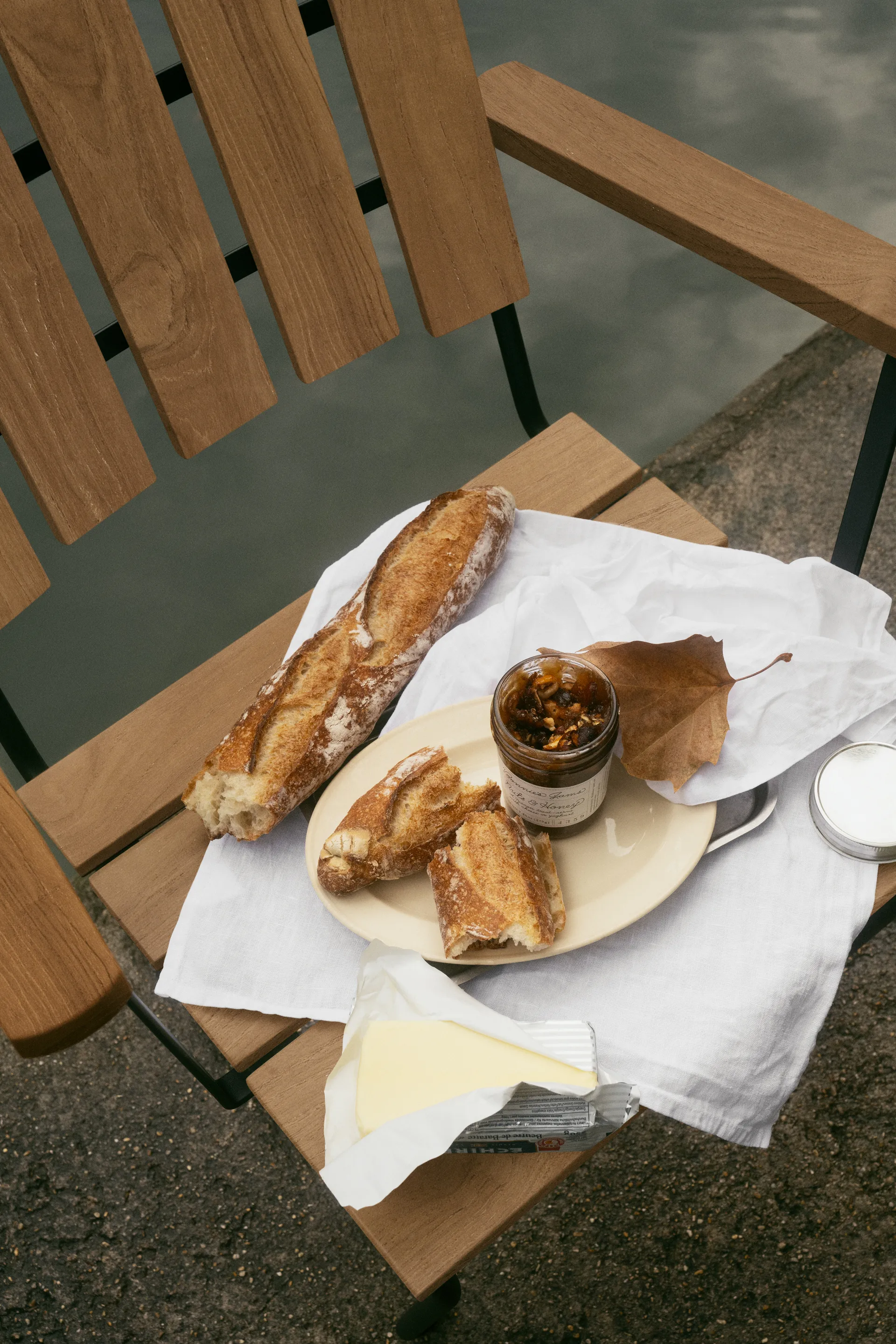 Πολυθρόνα A2, Ανεπεξέργαστο ξύλο τικ-μαύρο Grythyttan Stålmöbler