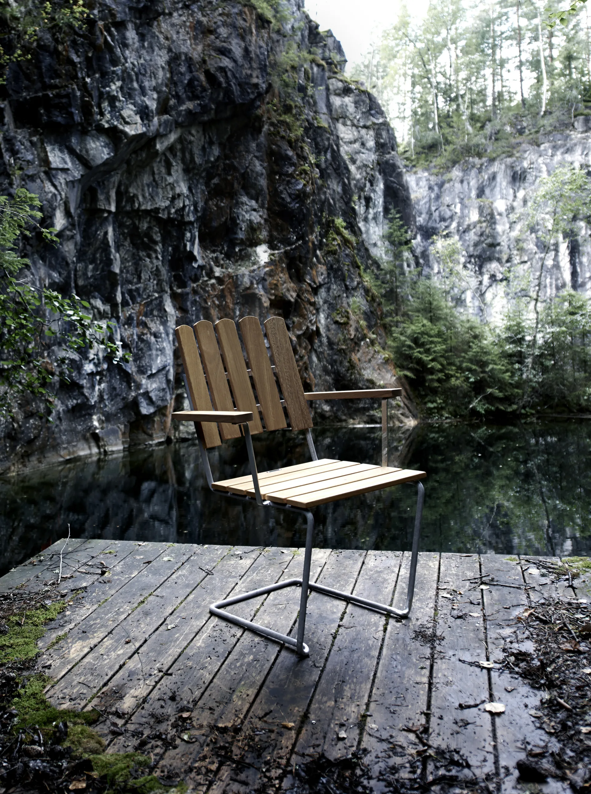 Πολυθρόνα A2, Δρύινη βάση βερνικώμενη γαλβανισμένη με θερμή εμβάπτιση Grythyttan Stålmöbler