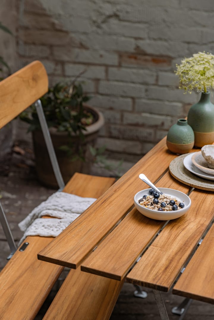 Τραπέζι Bryggeri , Teak -βάση γαλβανισμένη εν θερμώ Grythyttan Stålmöbler