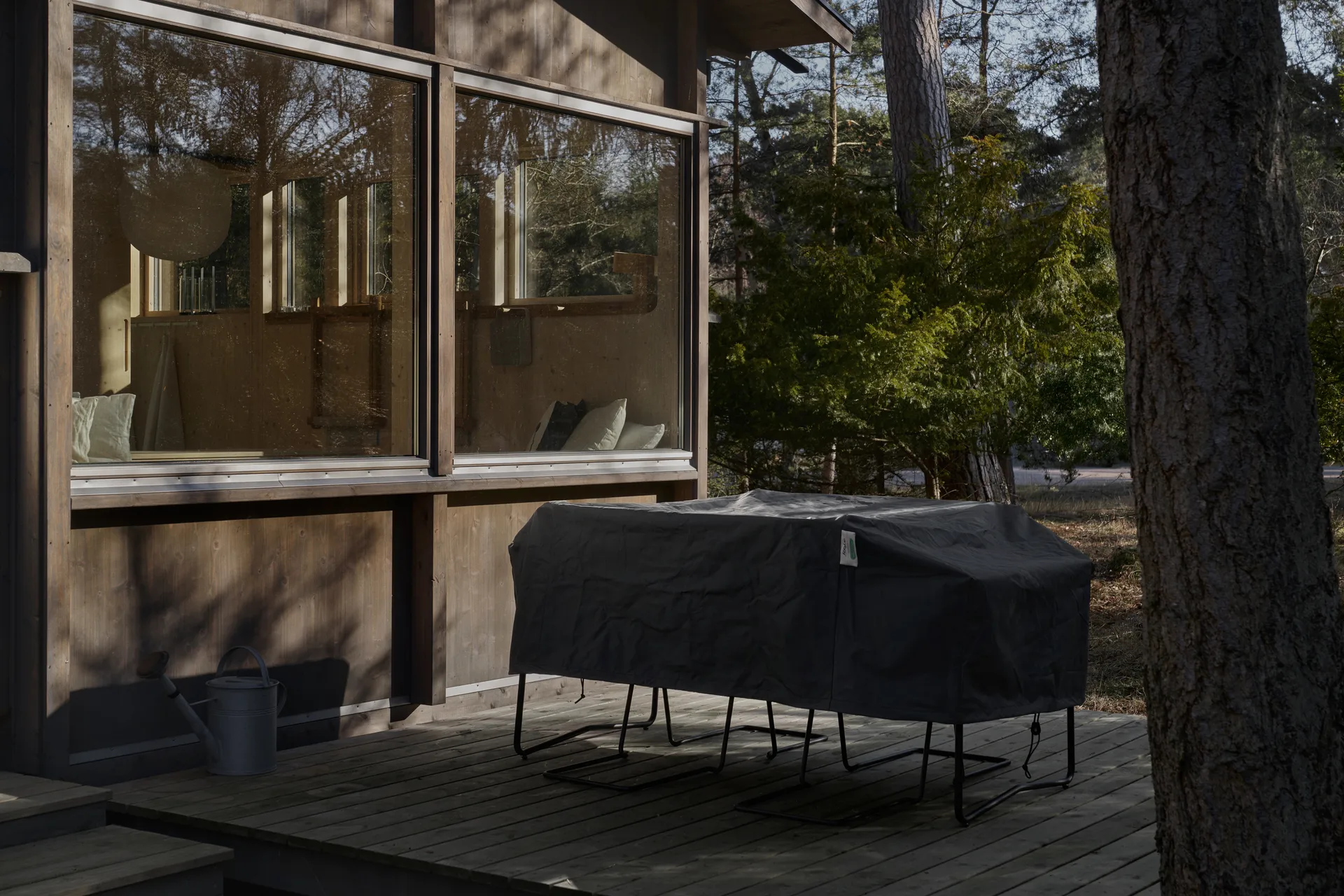 Κάλυμμα επίπλων Grythyttan, Τραπεζαρία B31 230 εκ. + 6 καρέκλες Grythyttan Stålmöbler