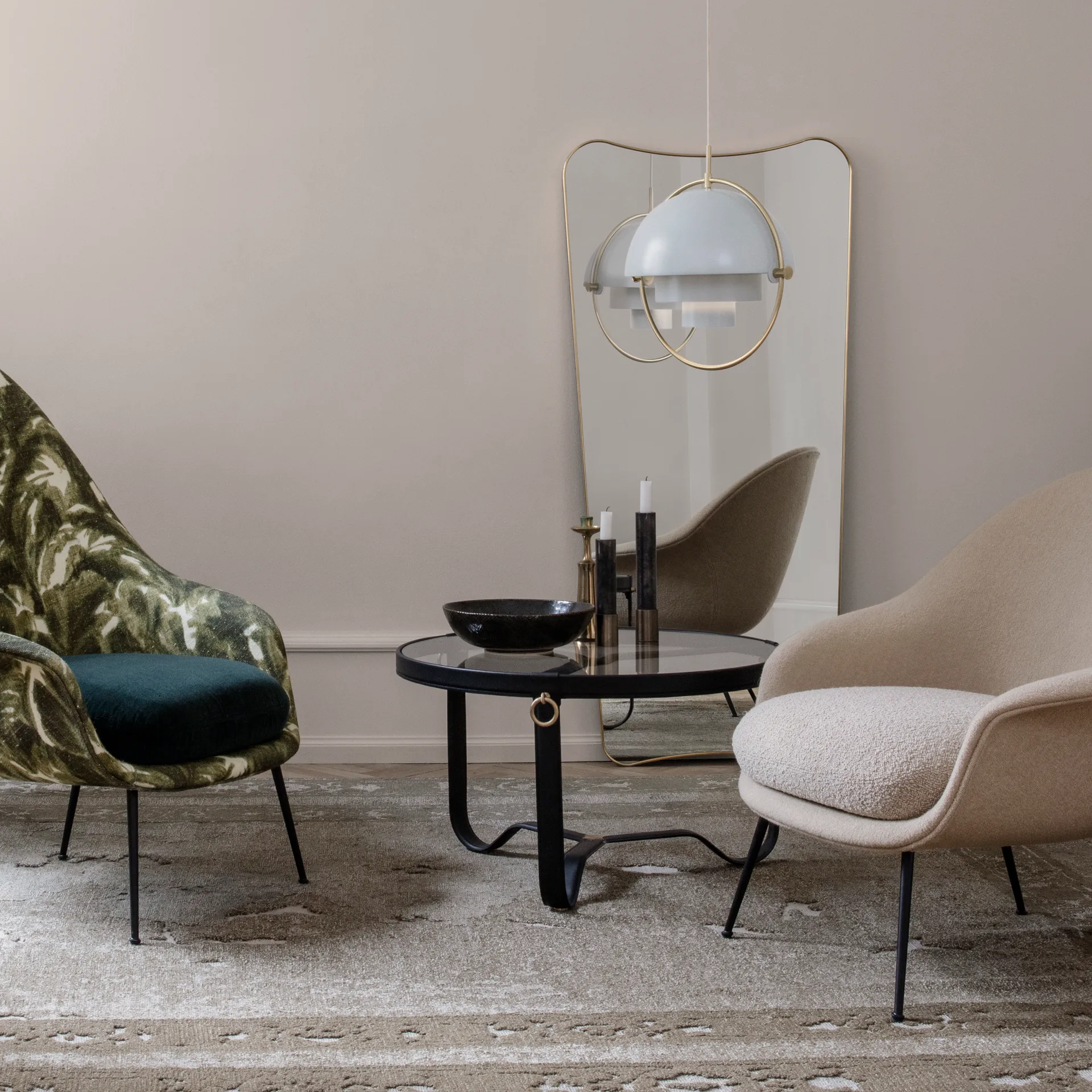 Τραπεζάκι σαλονιού Adnet Ø70 εκ., Μαύρο GUBI