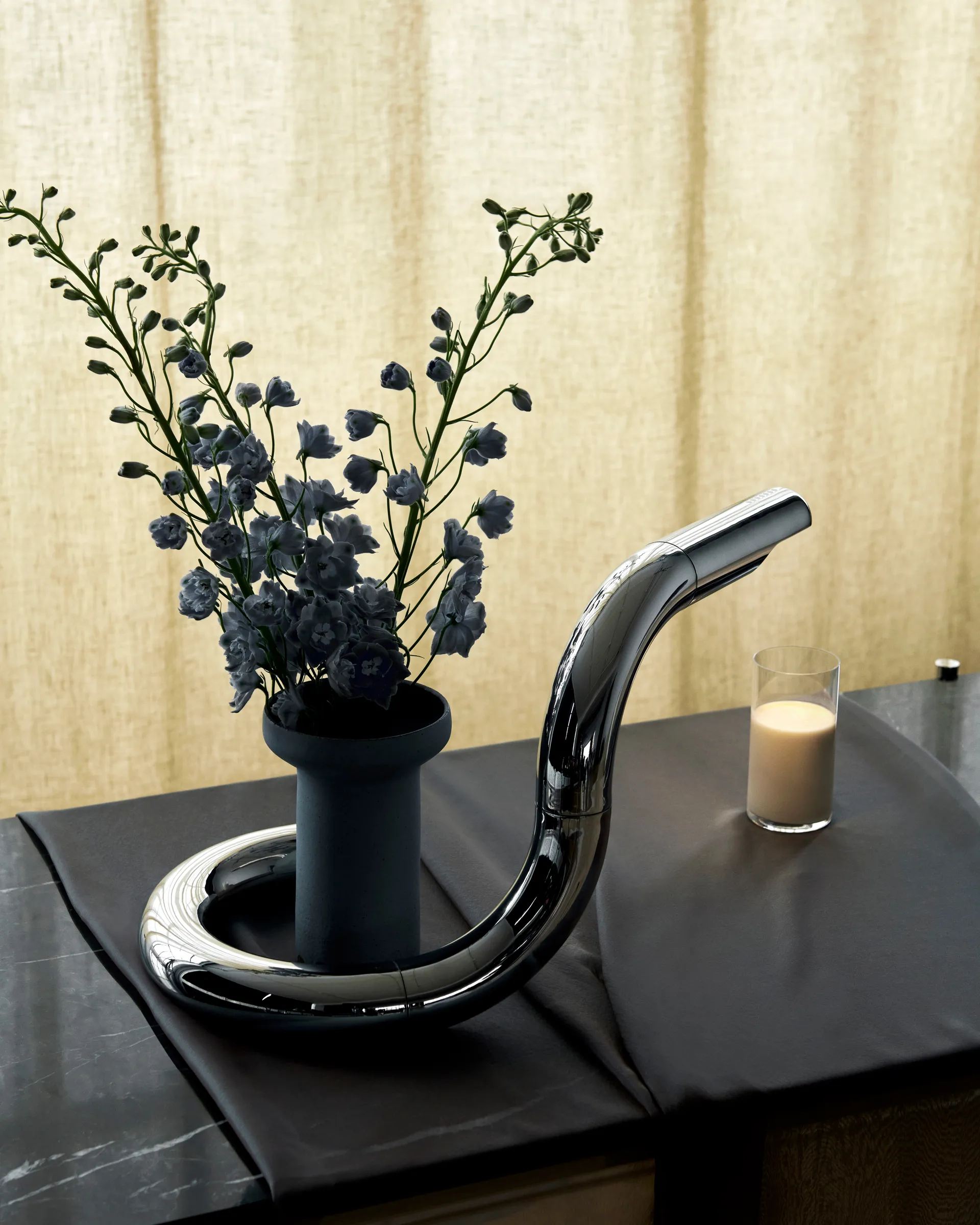 Επιτραπέζιο φωτιστικό Aspide, Χρώμιο GUBI