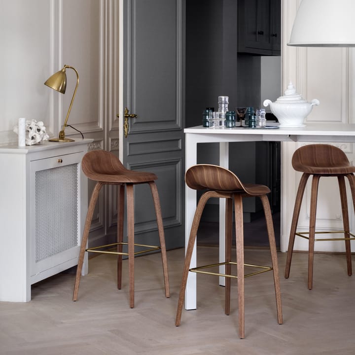 Πολυθρόνα μπαρ Gubi 3D ψηλή, american walnut, μαύρο ατσάλι GUBI