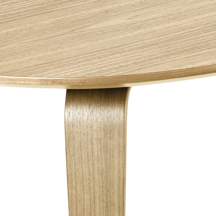 Τραπεζαρία Gubi Elliptical, american walnut GUBI