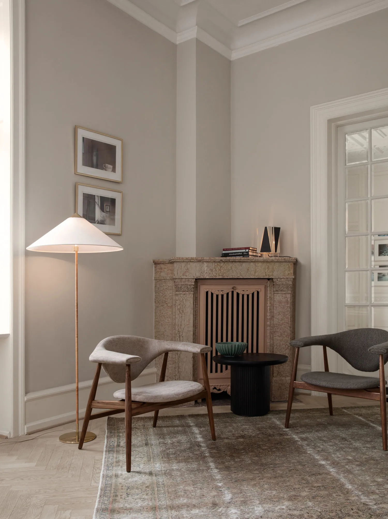 Masculo lounge καρέκλα, Eero special FR 106-walnut GUBI