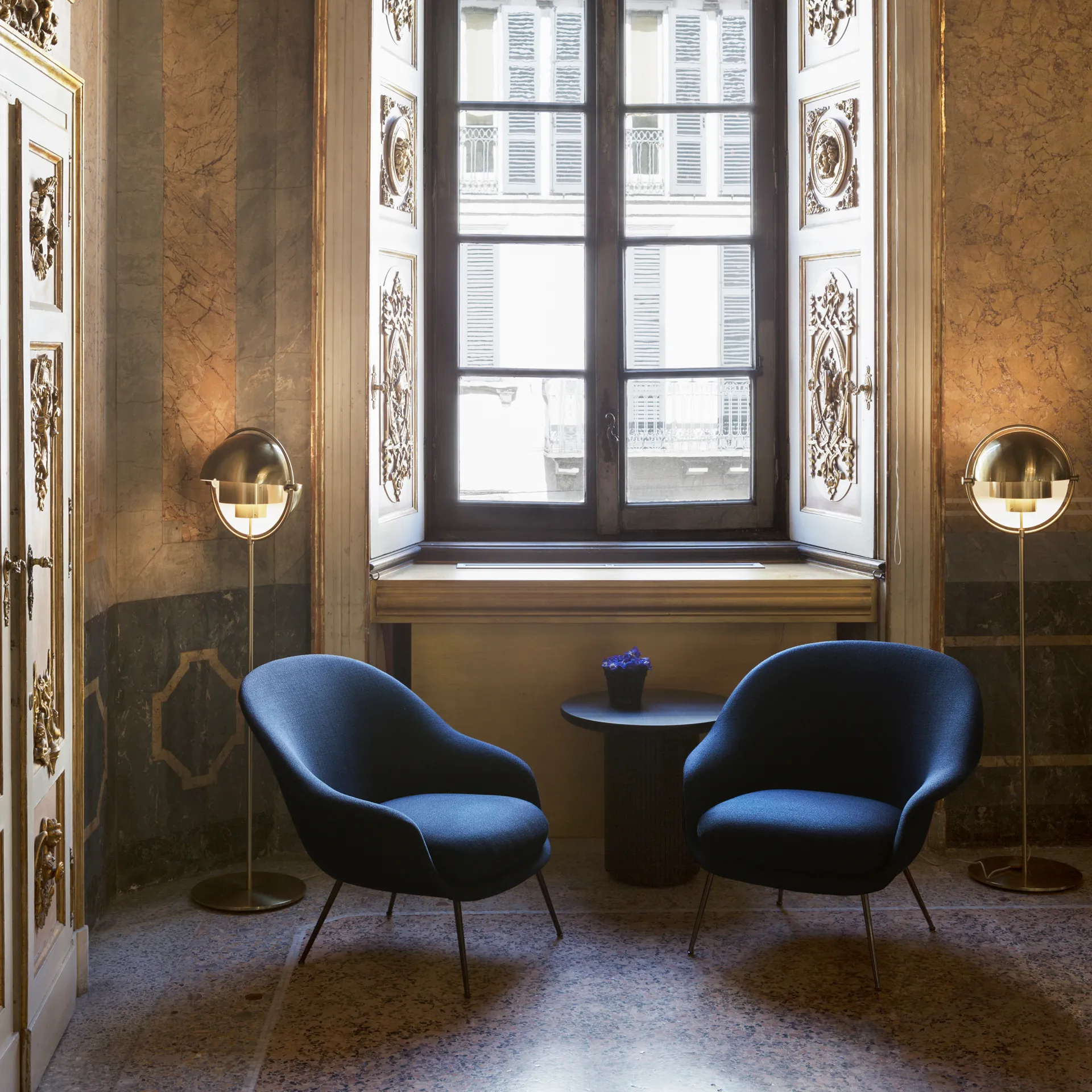 Multi-Lite φωτιστικό δαπέδου, Μπρούτζος-ορείχαλκος GUBI