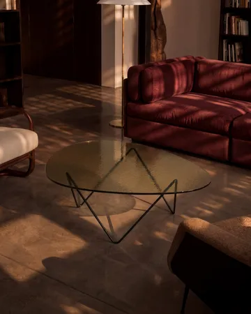 Τραπέζι καναπέ Pedrera - Μαύρο ημιμάτ γυαλί με υφή, διάφανο - GUBI