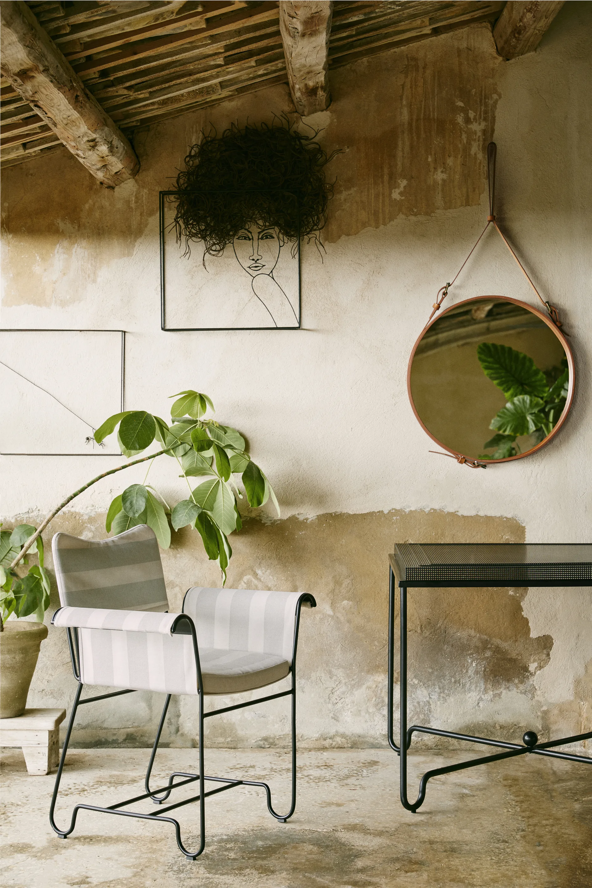 Tropique τραπέζι 90x90x75 cm, Classic black GUBI