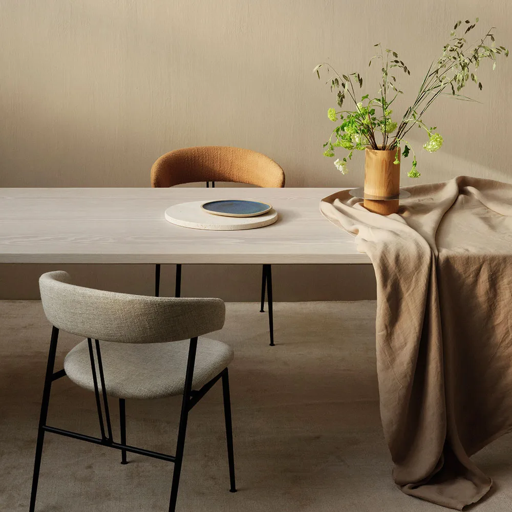 Καρέκλα τραπεζαρίας Violin, Karakorum 001 white-covered GUBI