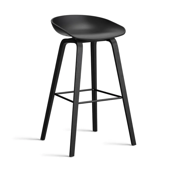 About a Stool 32 High σκαμπό μπαρ μαύρο δρύινο σκελετό 2.0 - Μαύρο-μαύρο στήριγμα από ατσάλι - HAY