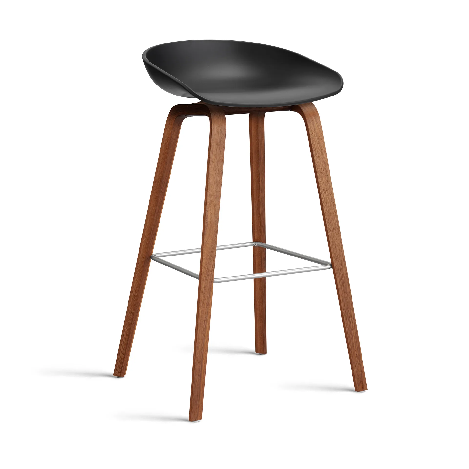 About a Stool 32 High σκαμπό μπαρ με βάση από καρυδιά 2.0, Μαύρο-ανοξείδωτο ατσάλι στήριγμα HAY