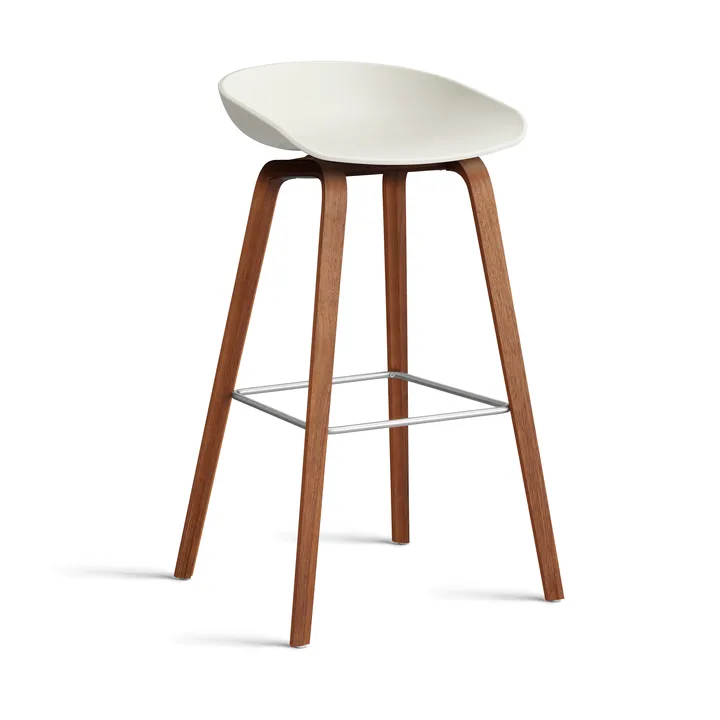 About a Stool 32 High σκαμπό μπαρ με βάση από καρυδιά 2.0 - Melange cream-ανοξείδωτο ατσάλι στήριγμα - HAY