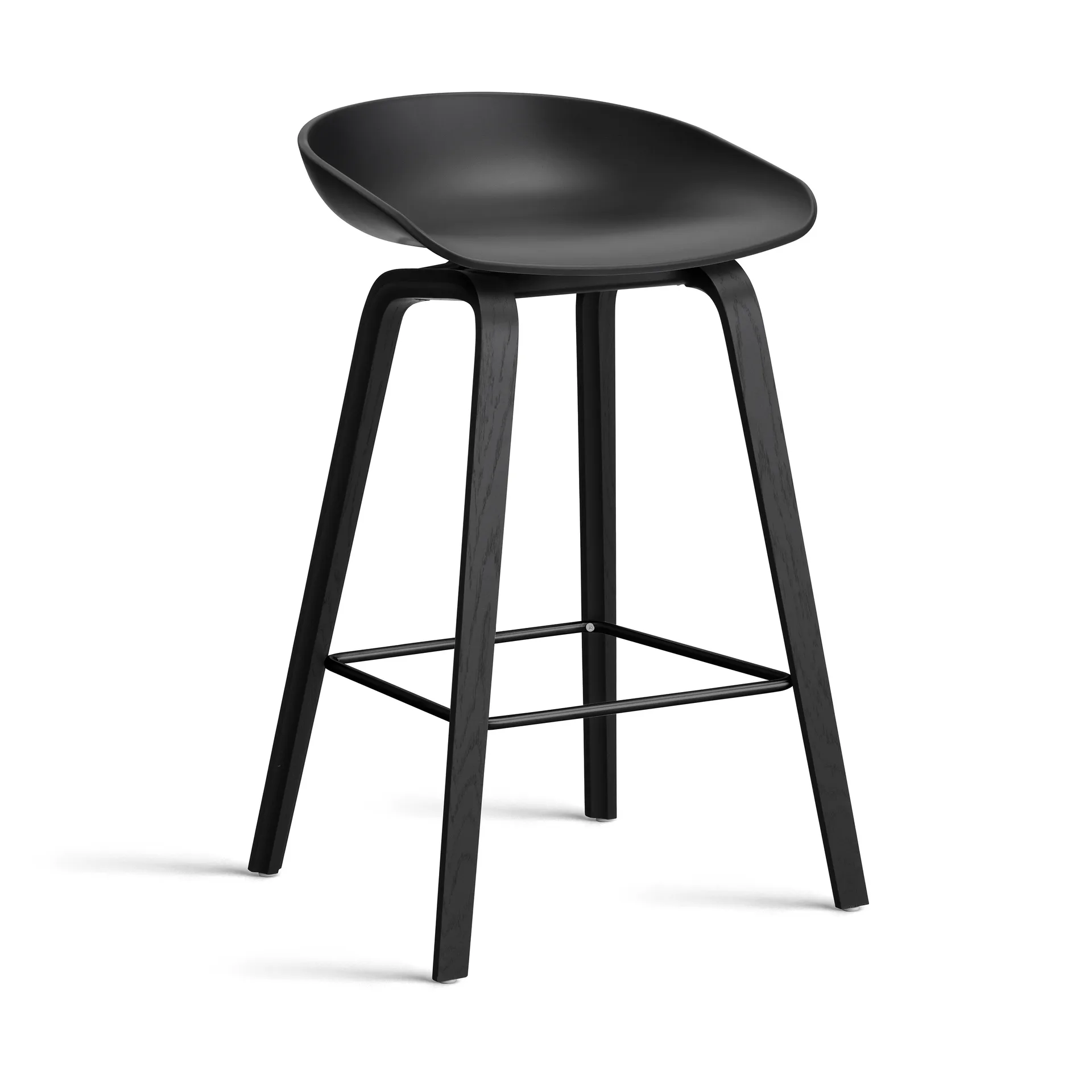 About a Stool 32 Low σκαμπό μπαρ μαύρο δρύινο σκελετό 2.0, Μαύρο-μαύρο στήριγμα από ατσάλι HAY