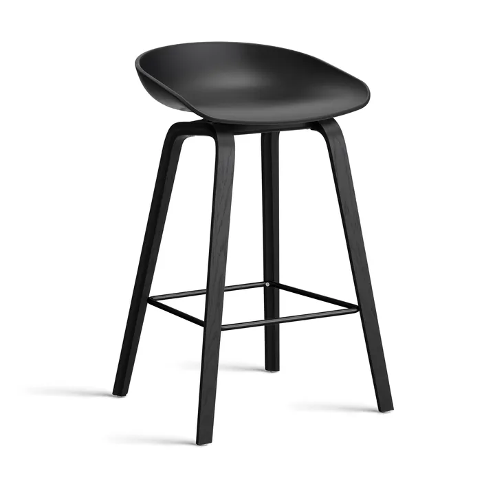 About a Stool 32 Low σκαμπό μπαρ μαύρο δρύινο σκελετό 2.0 - Μαύρο-μαύρο στήριγμα από ατσάλι - HAY