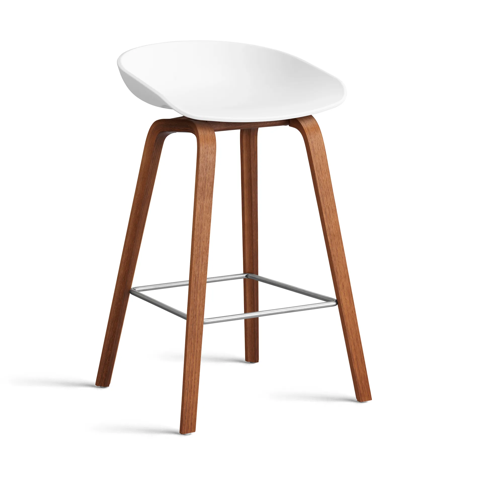 About a Stool 32 Low σκαμπό μπαρ με βάση από καρυδιά 2.0, Λευκό-ανοξείδωτο ατσάλι στήριγμα HAY