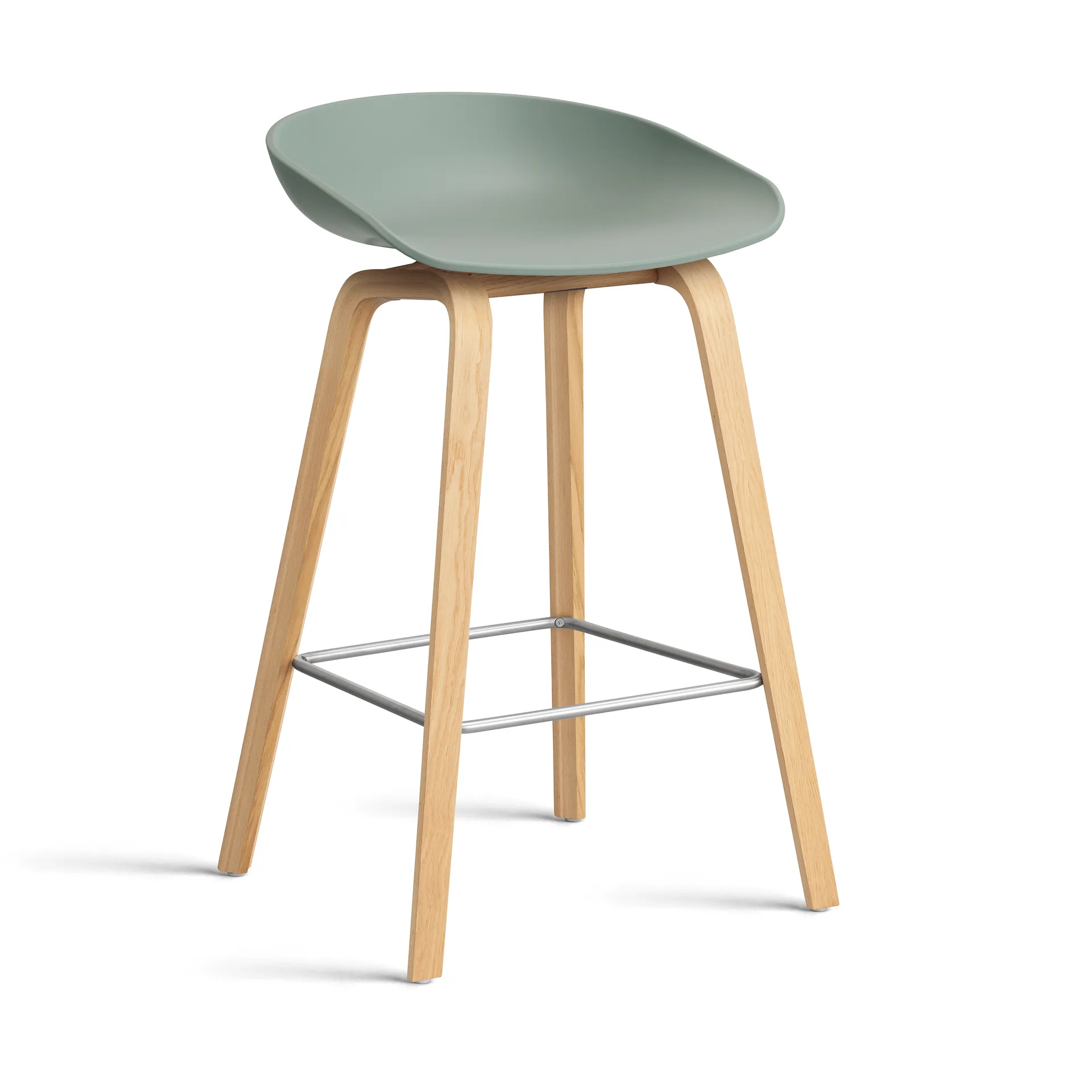 About a Stool 32 Low σκαμπό μπαρ βαμμένη βάση δρυς 2.0, Fall green-ανοξείδωτη χαλύβδινη βάση HAY