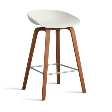 About a Stool 32 Low σκαμπό μπαρ με βάση από καρυδιά 2.0 - Melange cream-ανοξείδωτο ατσάλι στήριγμα - HAY