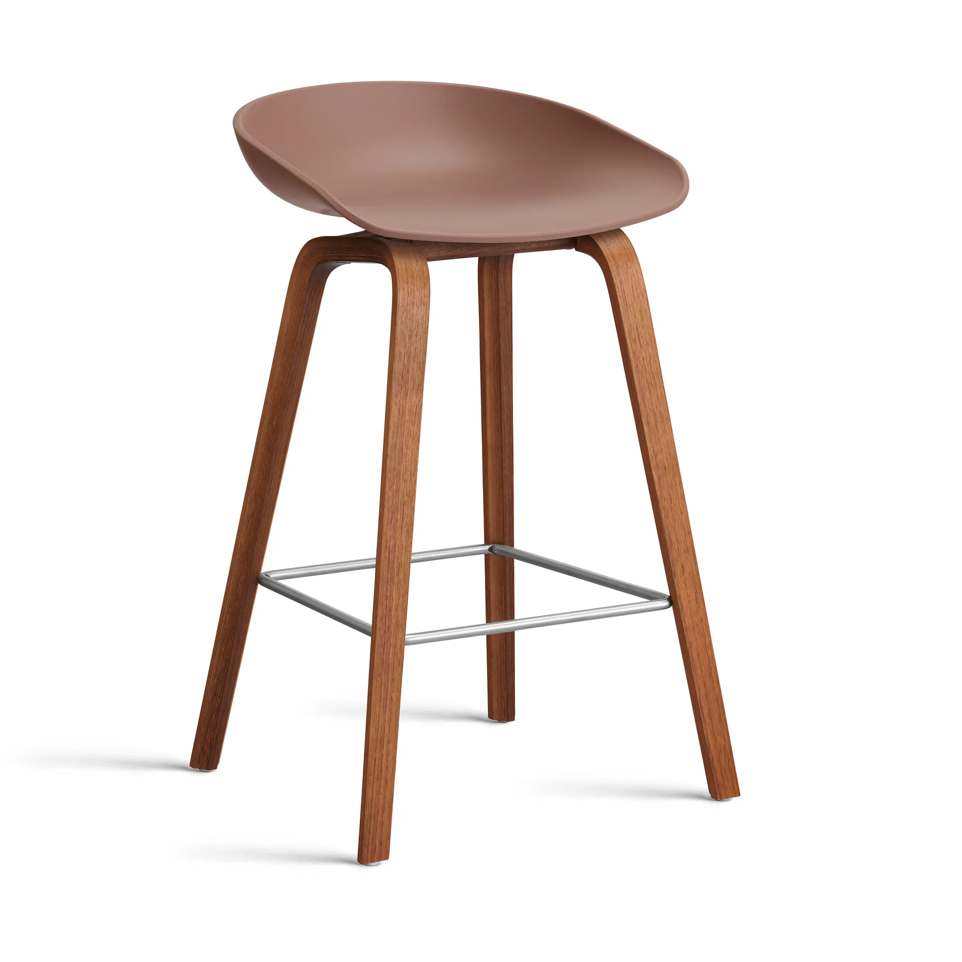 About a Stool 32 Low σκαμπό μπαρ με βάση από καρυδιά 2.0, Soft brick-ανοξείδωτη χαλύβδινη βάση HAY