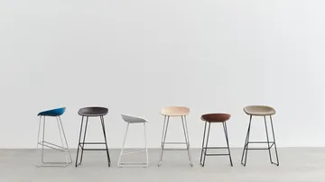 About a Stool 38 Low σκαμπό μπαρ 2.0 - Khaki-ανοξείδωτη χαλύβδινη βάση - HAY