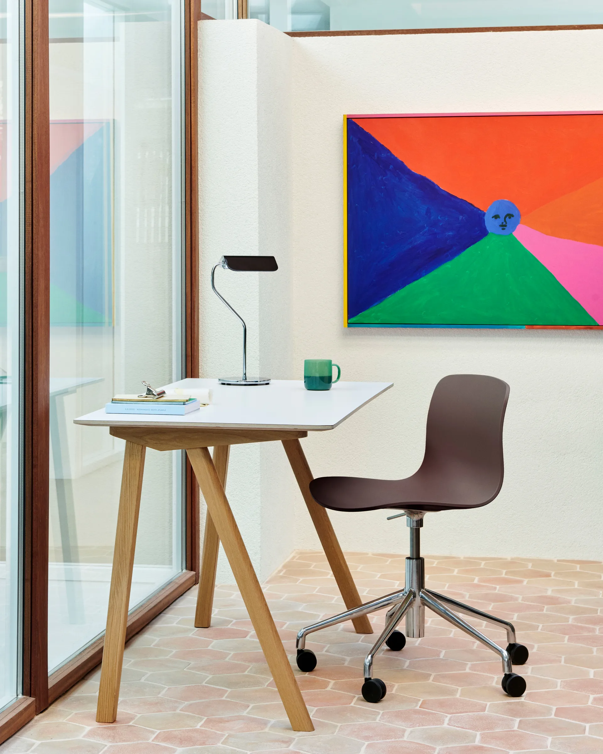 Φωτιστικό τραπεζιού Apex, Iron black HAY