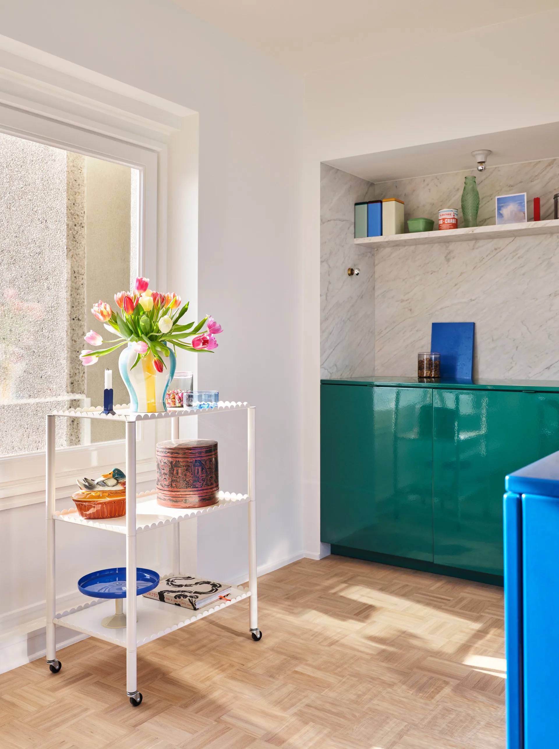 Arcs Trolley High καροτσάκι σερβιρίσματος, Eggshell HAY