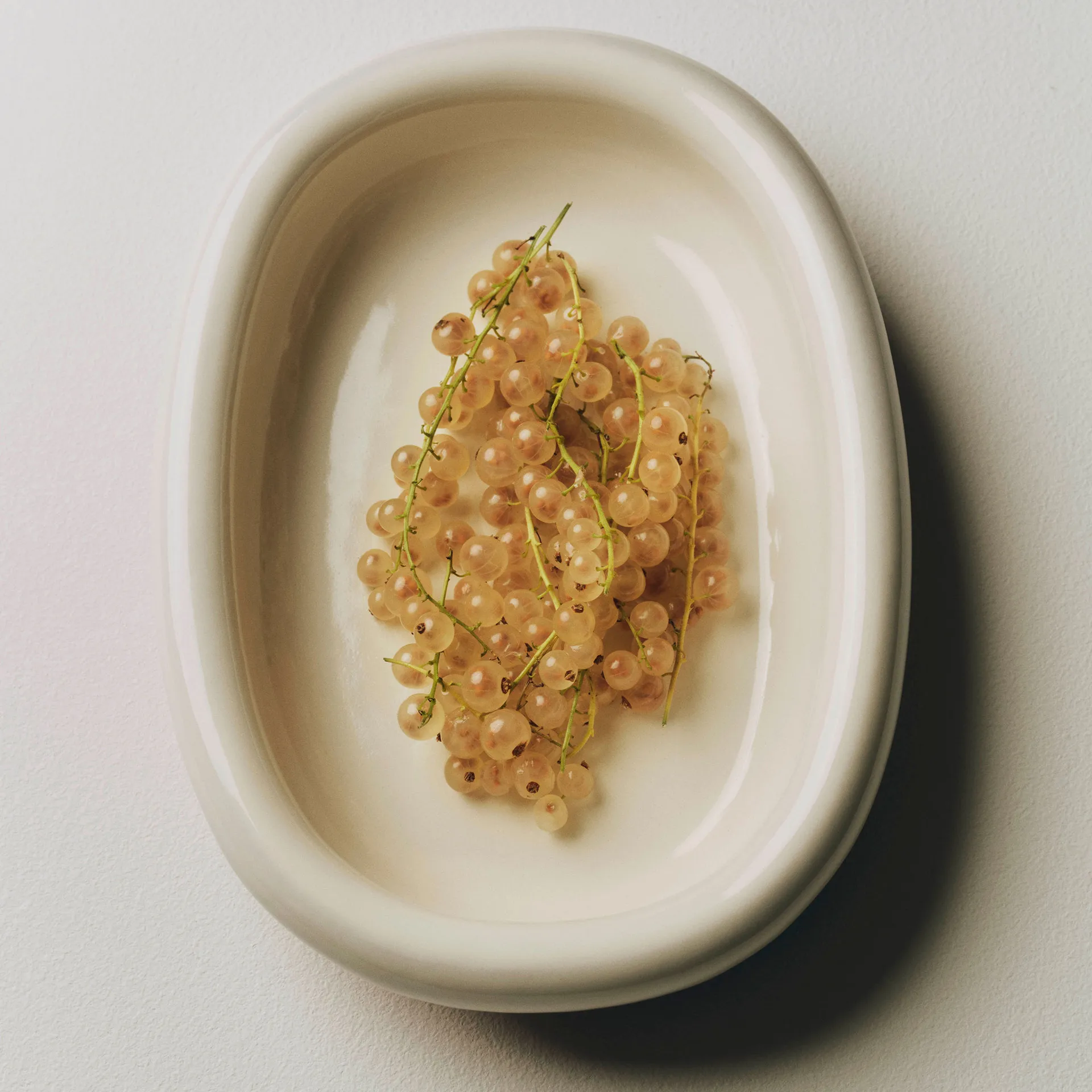 Barro οβάλ πιατέλα σερβιρίσματος, Off-white, large 27x36 cm HAY