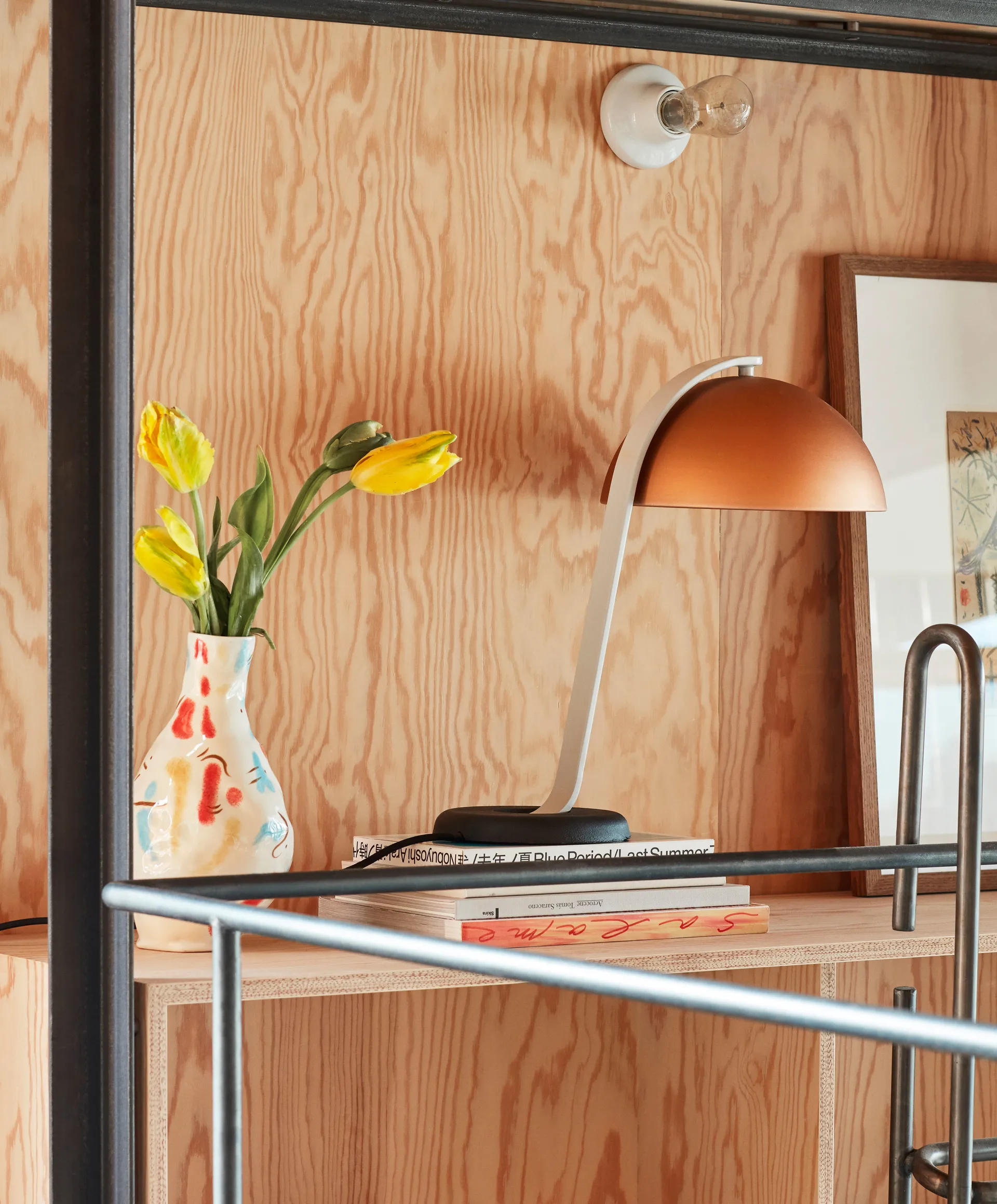 Cloche επιτραπέζιο φωτιστικό, Μόκα ανοδιωμένο HAY