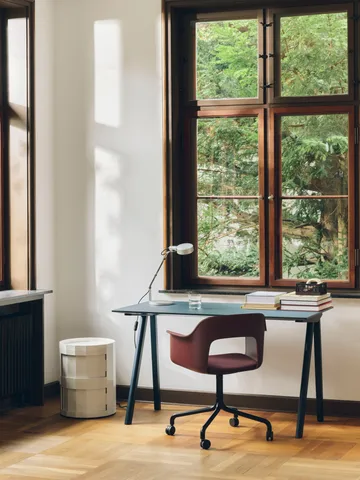 Facet Cabinet 20 πλαϊνό τραπέζι - Eggshell - HAY