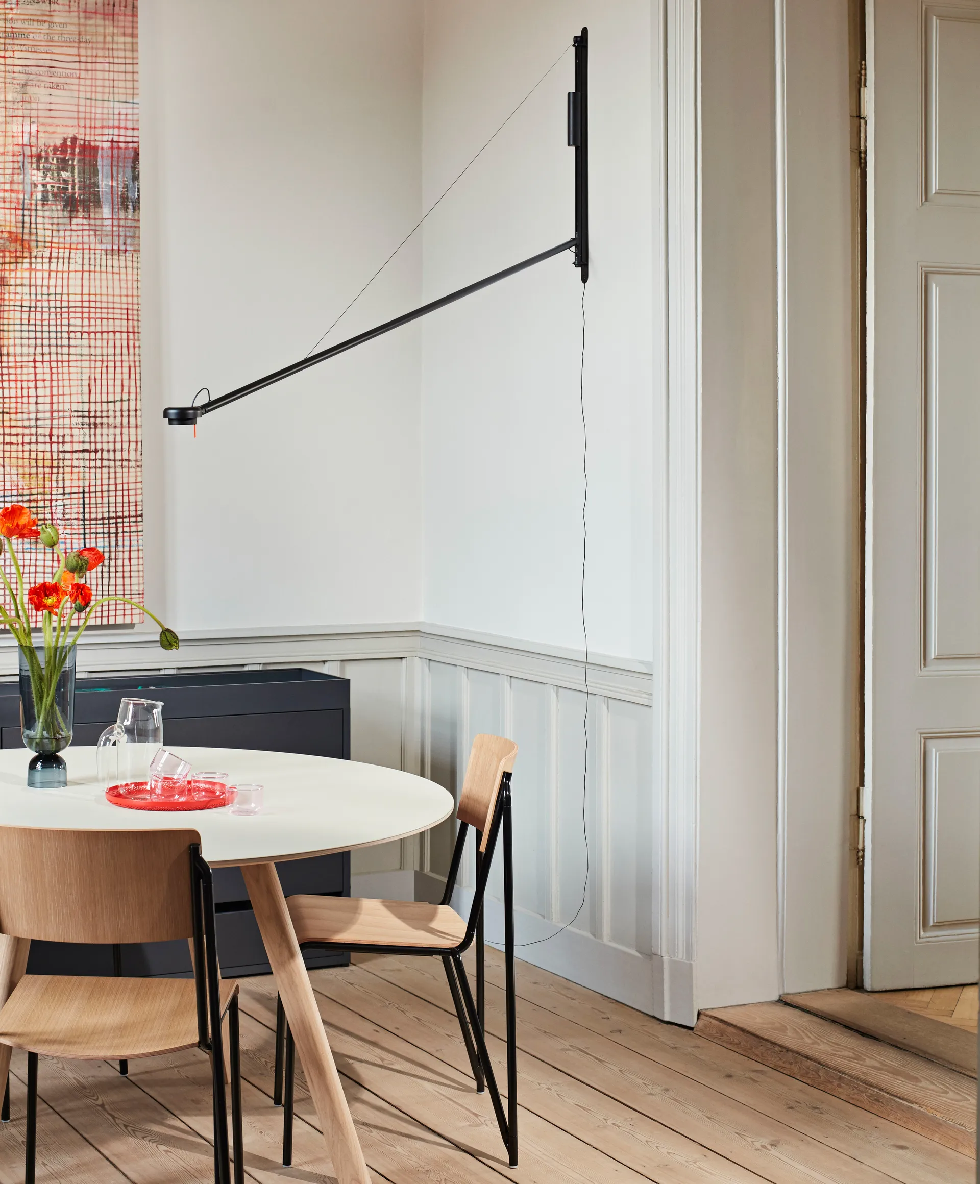 Fifty-Fifty φωτιστικό τοίχου, Απαλό μαύρο HAY