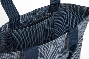 Grid Everyday Bag τσάντα - Dark blue, mini - HAY