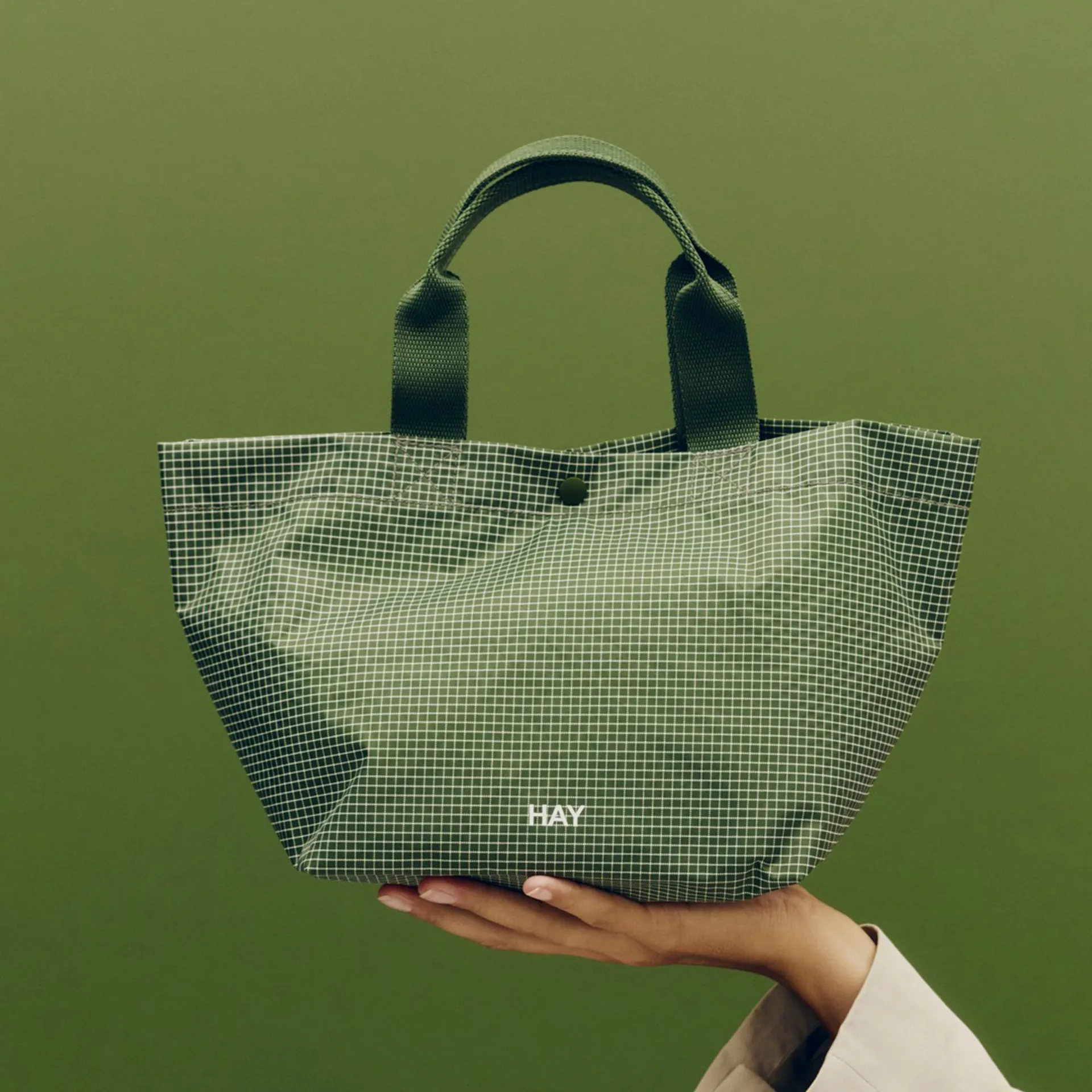 Grid Everyday Bag τσάντα, Dark green, mini HAY