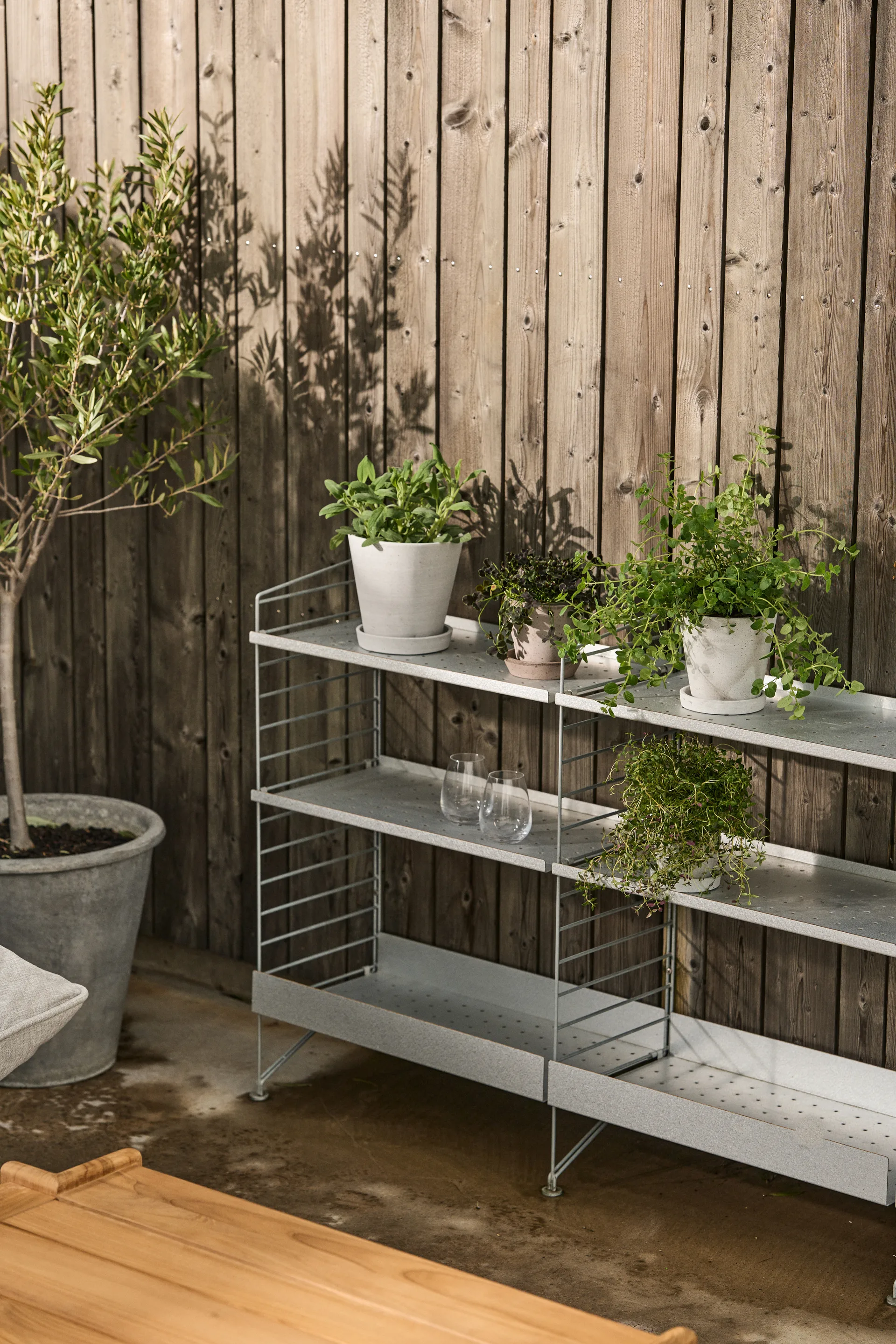 HAY γλάστρα με πιατάκι L, Γκρι HAY