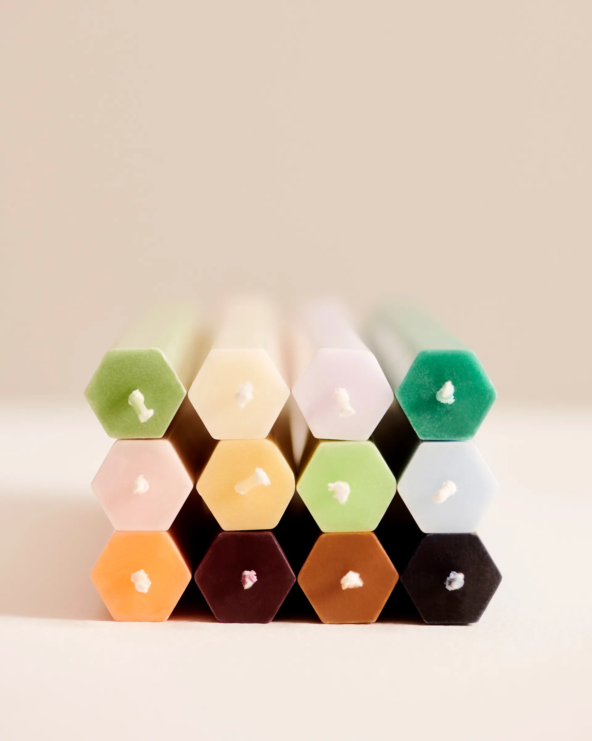 Hexagon Candle κεριά mix 4 τεμάχια, Dark HAY