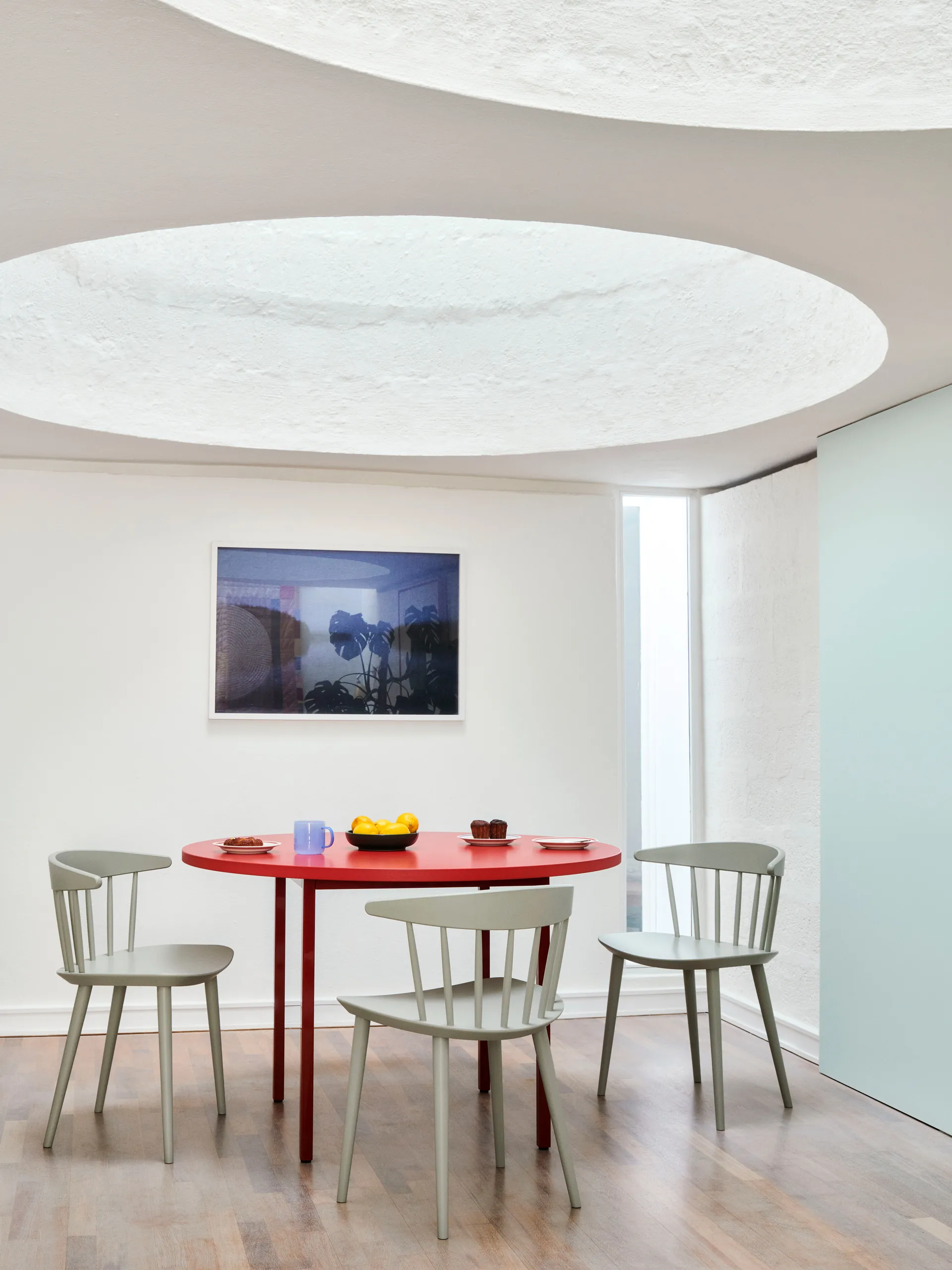 J104 καρέκλα, Warm grey λακαρισμένη οξιά HAY