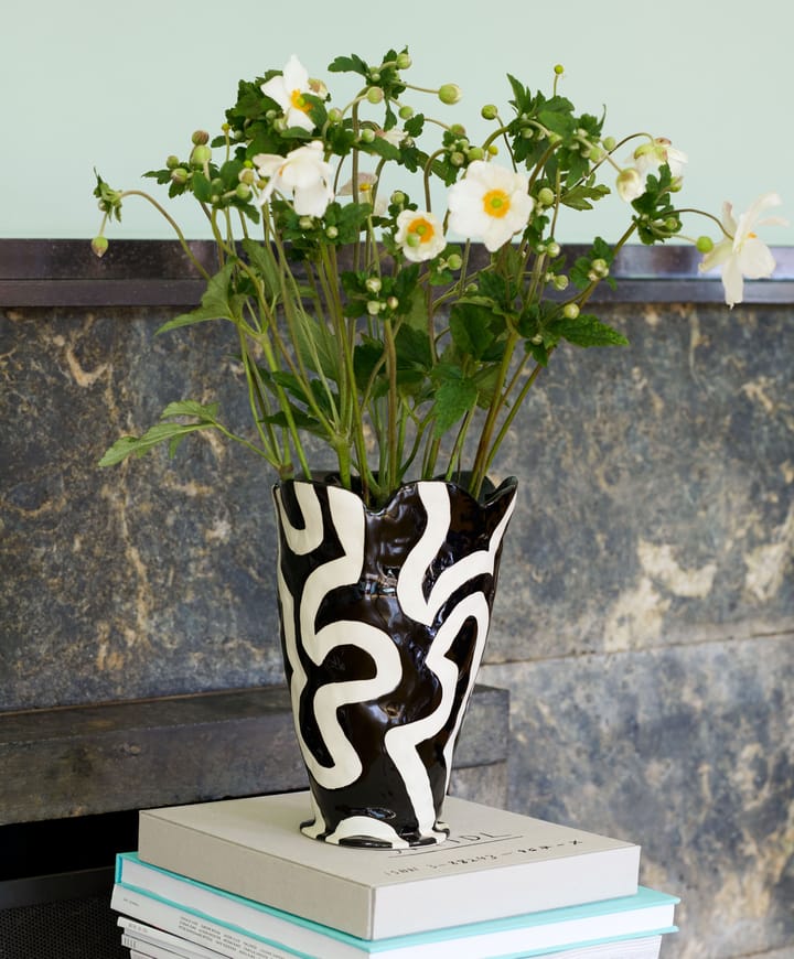 Jessica Hans Shadow βάζο 25 cm, Μαύρο-λευκό HAY