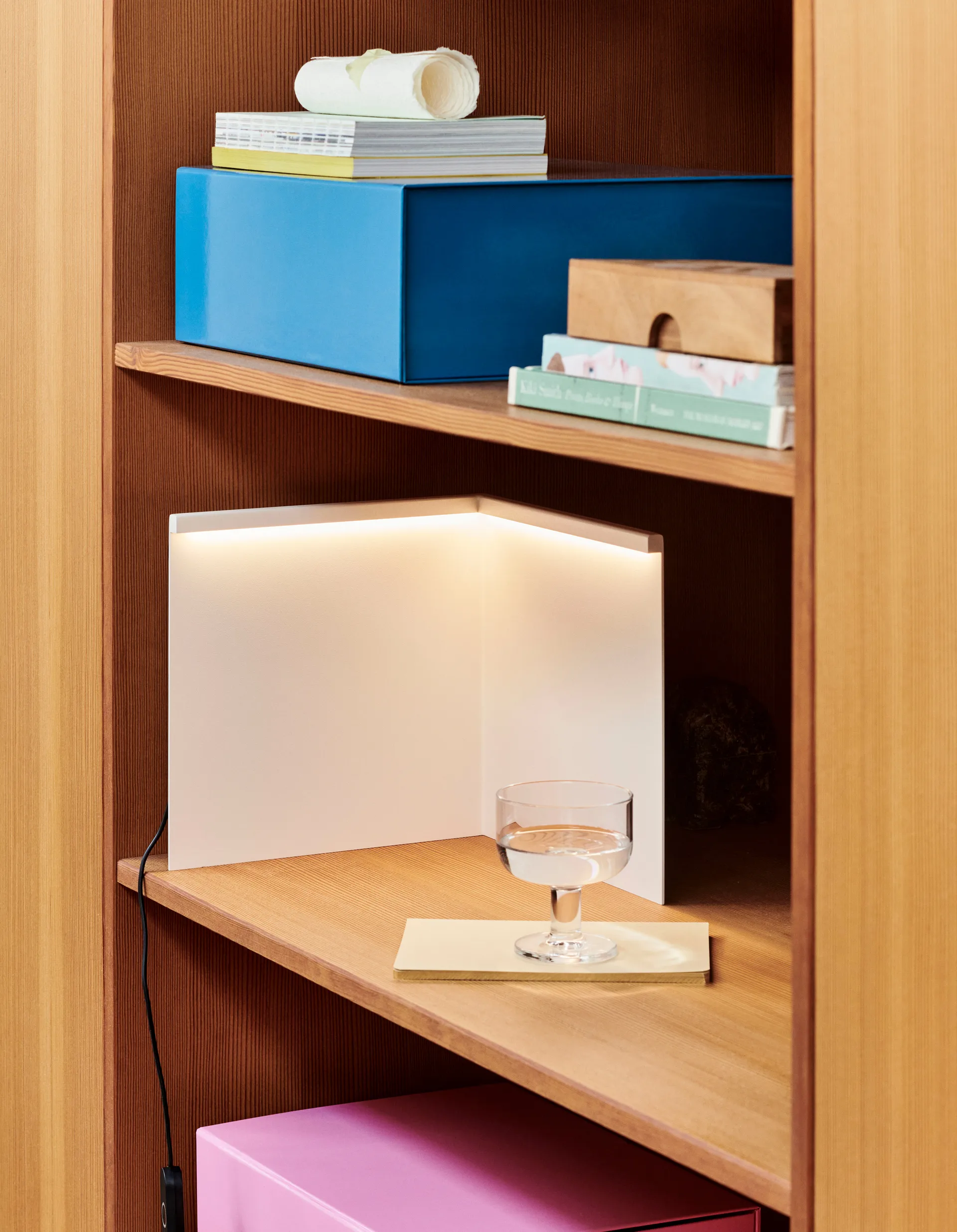 Επιτραπέζιο φωτιστικό, LBM Corner, Κρεμ HAY