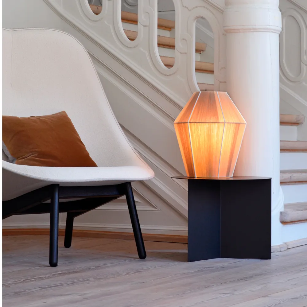 Πολυθρόνα lounge Uchiwa, Black/white-μαύρη δρυς-μαύρο δέρμα HAY