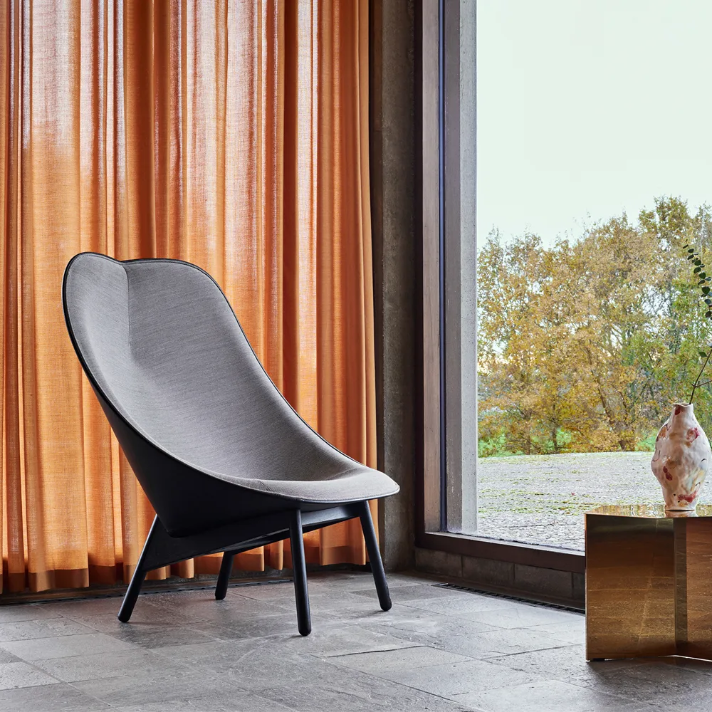 Πολυθρόνα lounge Uchiwa, Black/white-μαύρη δρυς-μαύρο δέρμα HAY