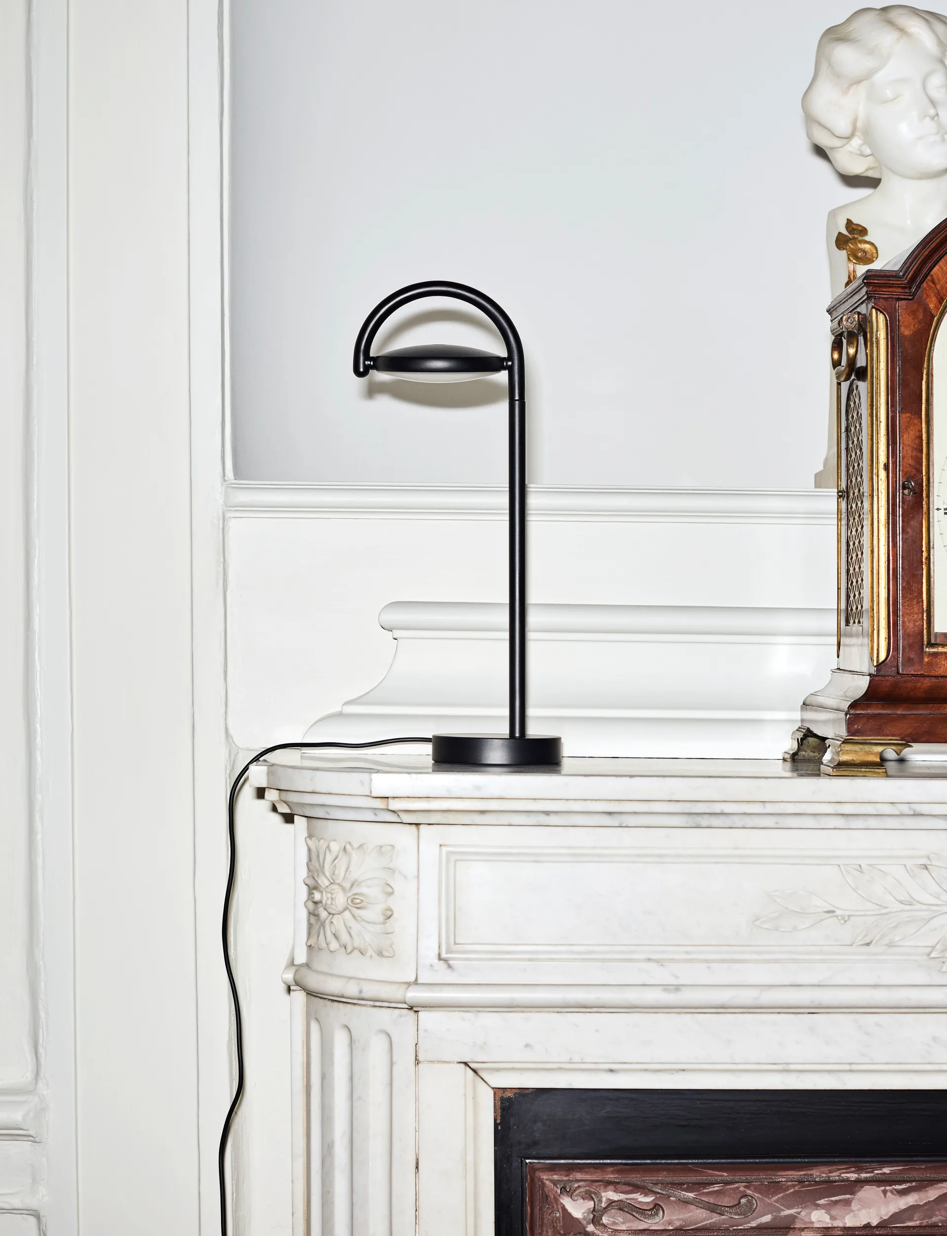 Marselis επιτραπέζιο φωτιστικό, Απαλό μαύρο HAY