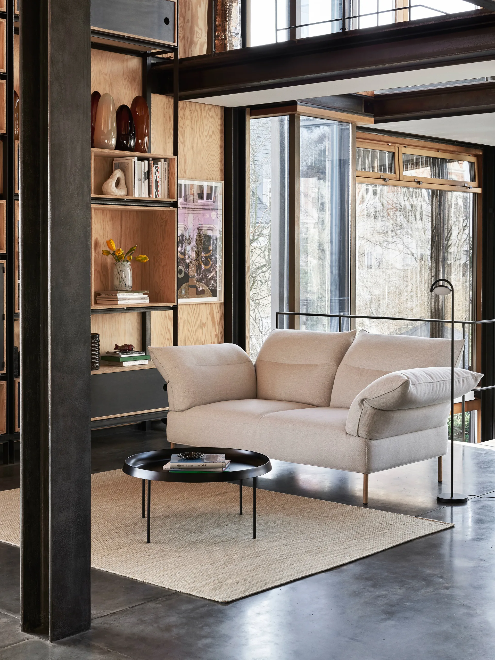 Marselis φωτιστικό δαπέδου, Απαλό μαύρο HAY